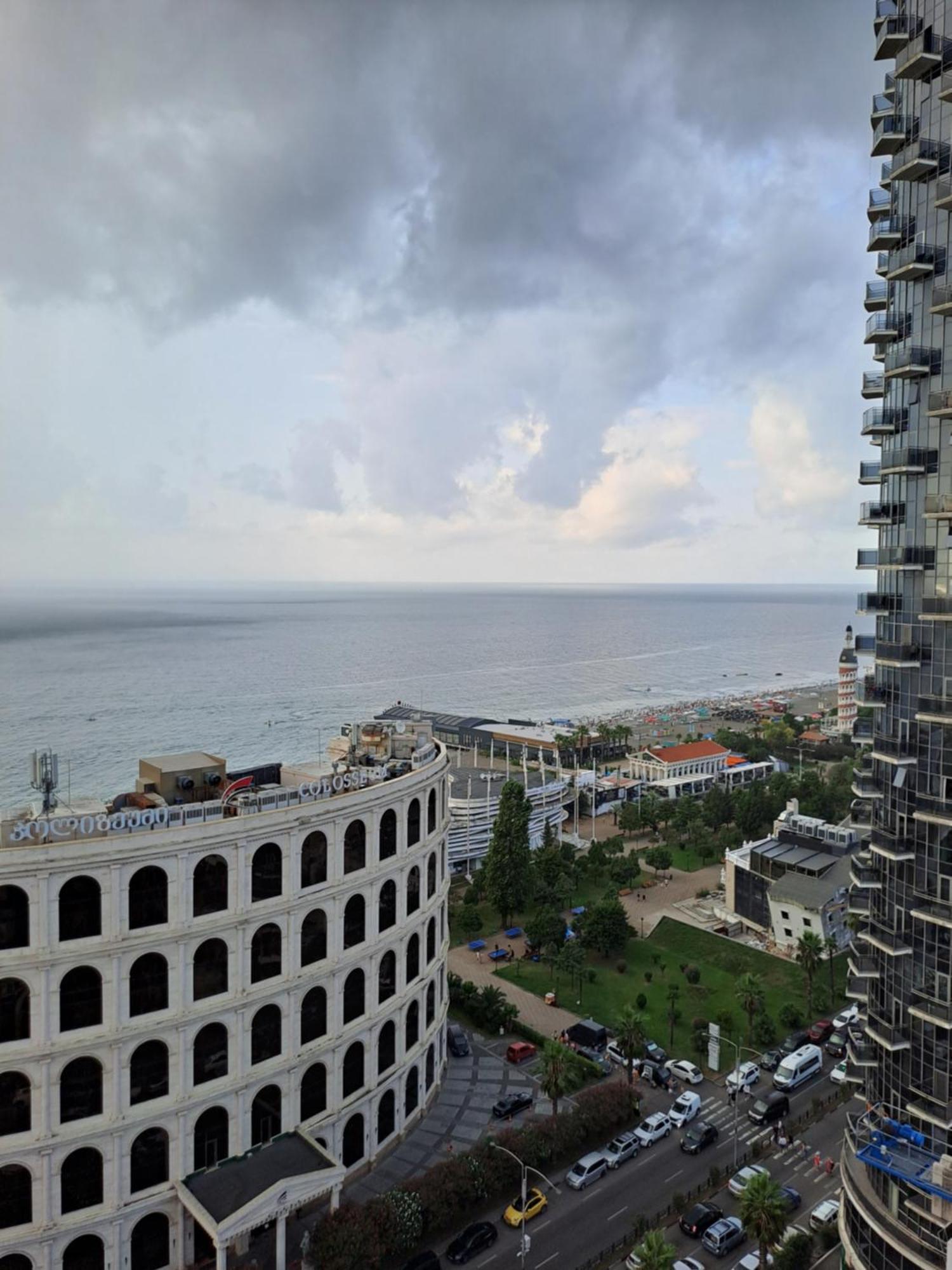 Апартаменты Welcome Orbi Batumi Sea View Экстерьер фото