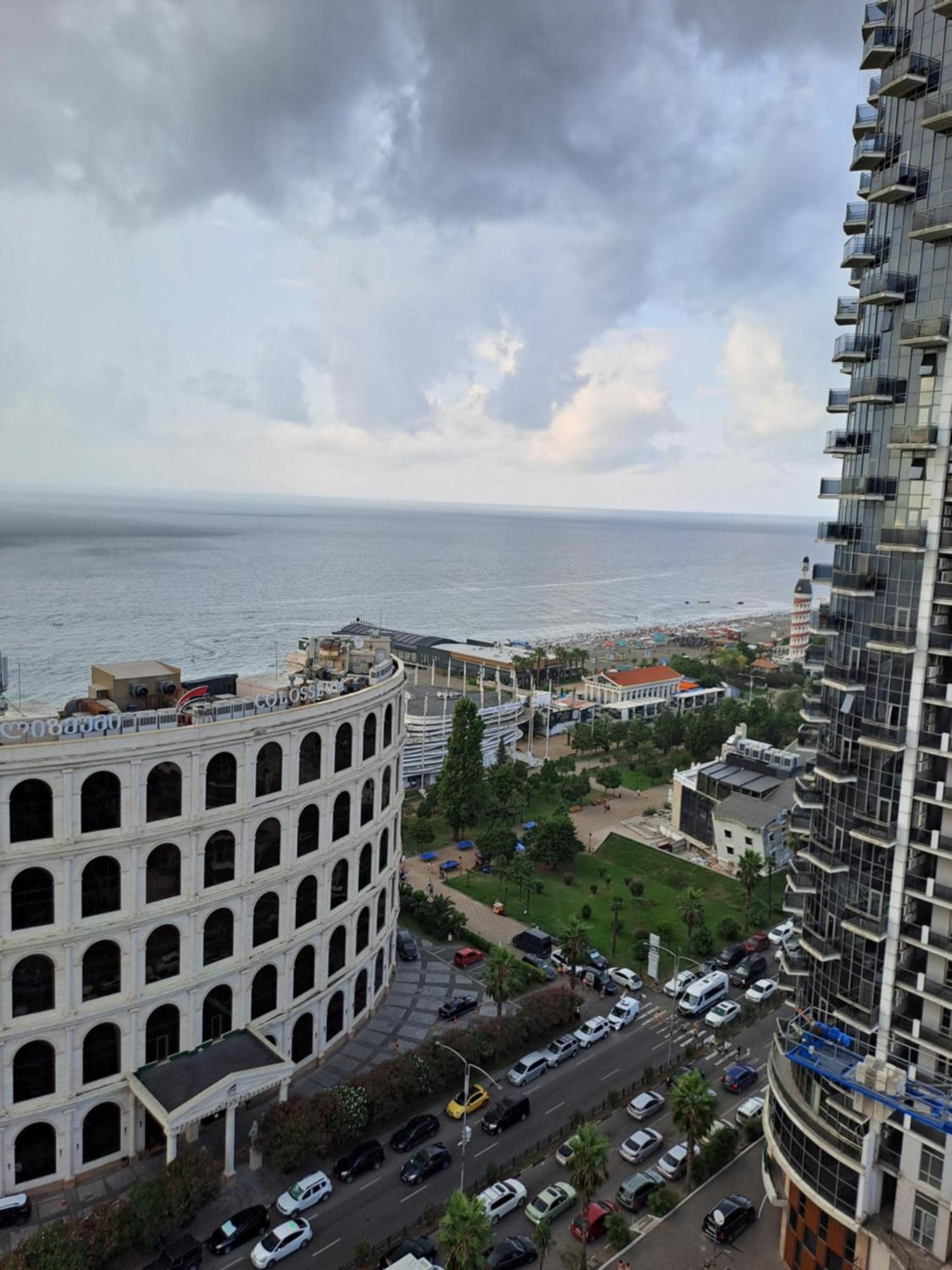 Апартаменты Welcome Orbi Batumi Sea View Экстерьер фото